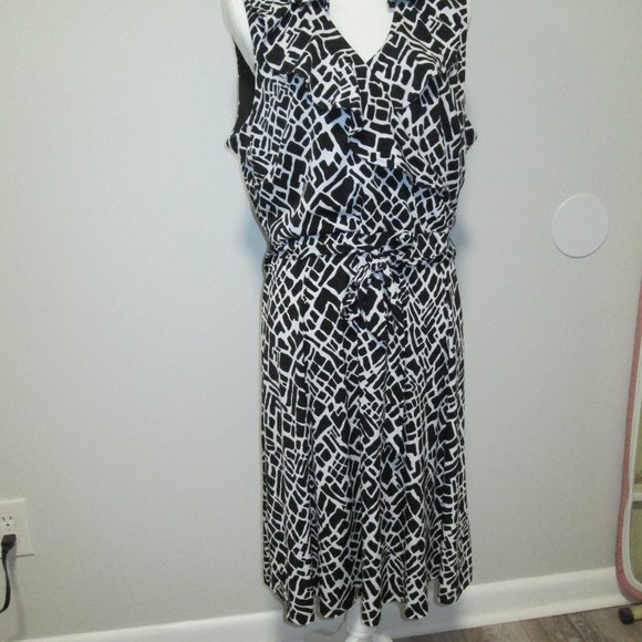 Studio One NY Chic Black & White Sleeveless Ruffle Midi Dress - Picture 3 of 8